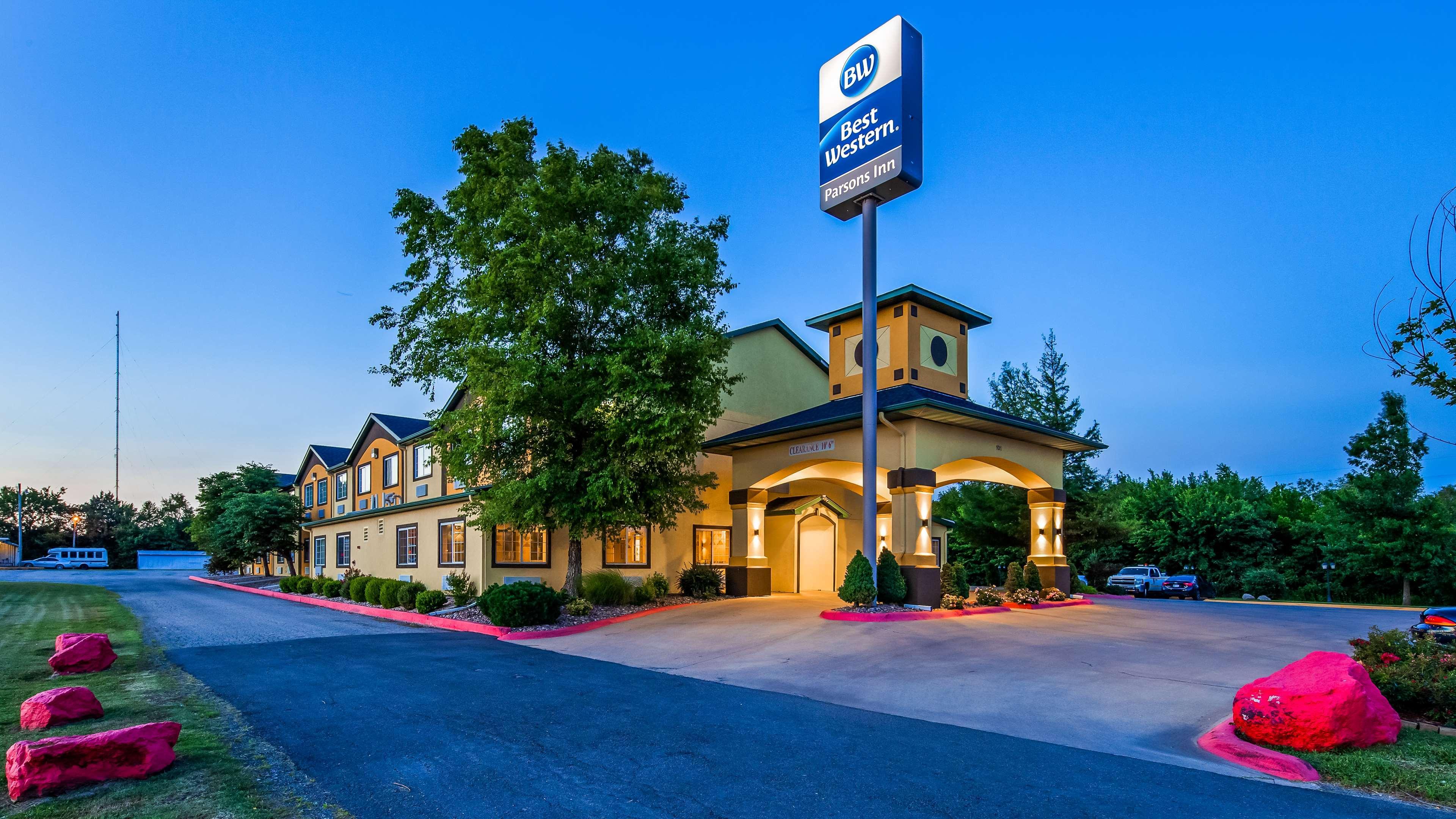 Best Western Parsons Inn Extérieur photo